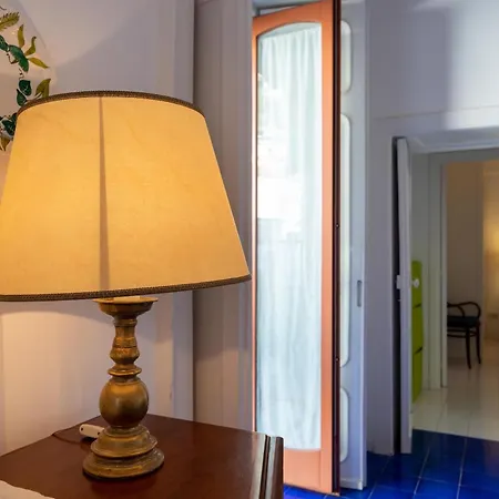 Stefania Flat - Center