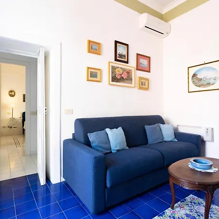 Stefania Flat - Center