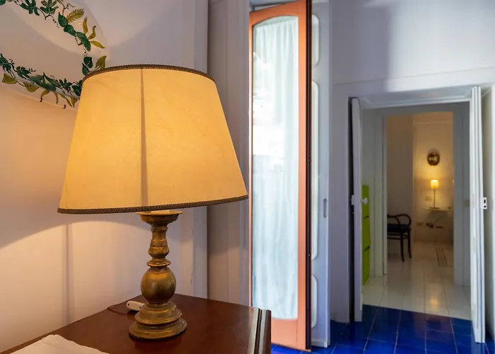 Stefania Flat - Center